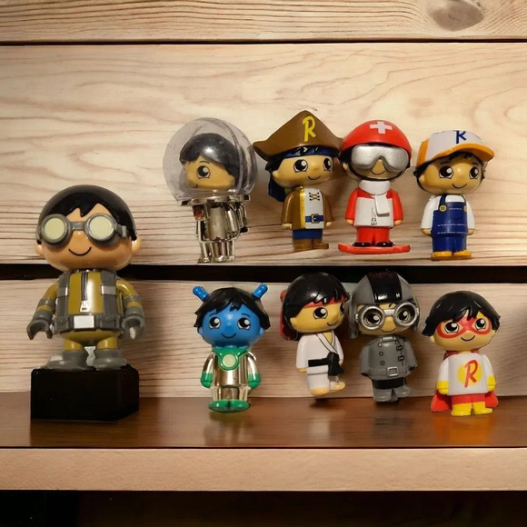 Ryan’s World Figure Toy Lot Of 9 Astronaut Pirate Karate Superhero - Picture 1 of 4